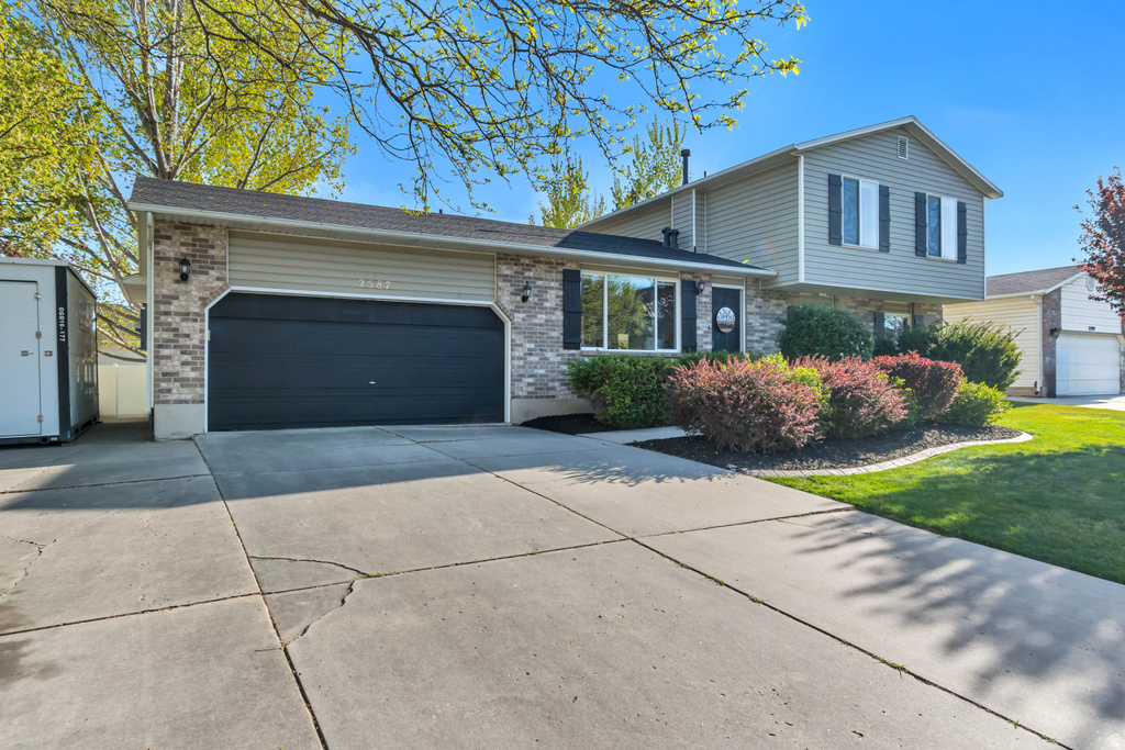 2587 SILVER CREEK DR Riverton, UT 84065