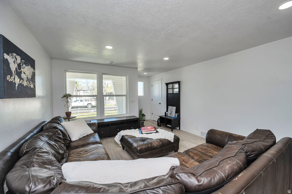 4471 S HONEYWOOD LN West Valley City, UT 84120