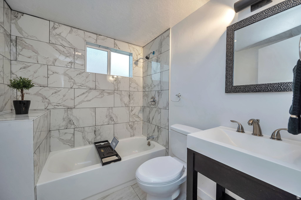 4471 S HONEYWOOD LN West Valley City, UT 84120