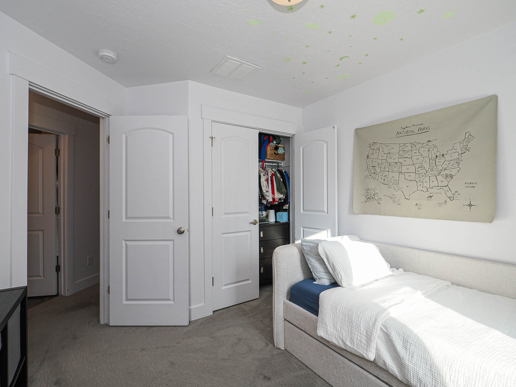 1807 W TORLUNDY Riverton, UT 84065