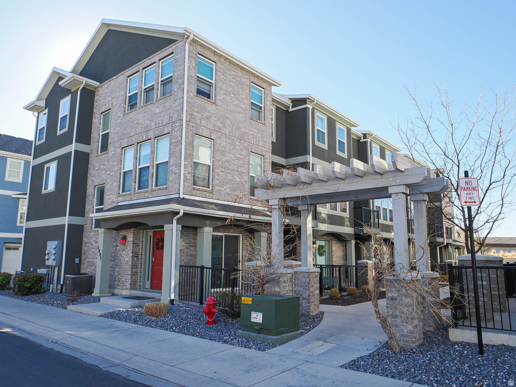 1807 W TORLUNDY Riverton, UT 84065