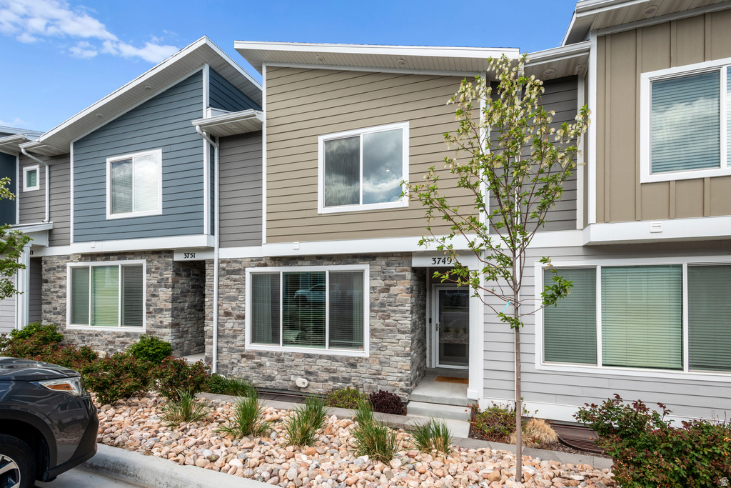 3749 W PURE NIRVANA LN Herriman, UT 84096