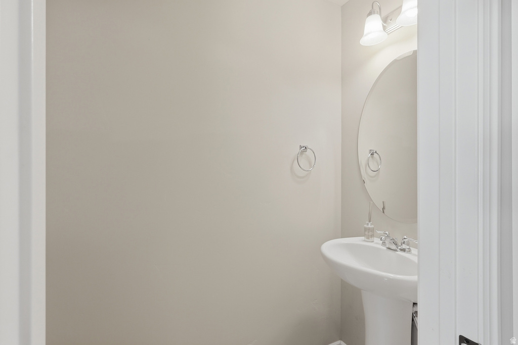 2068 W 1500 S Woods Cross, UT 84087