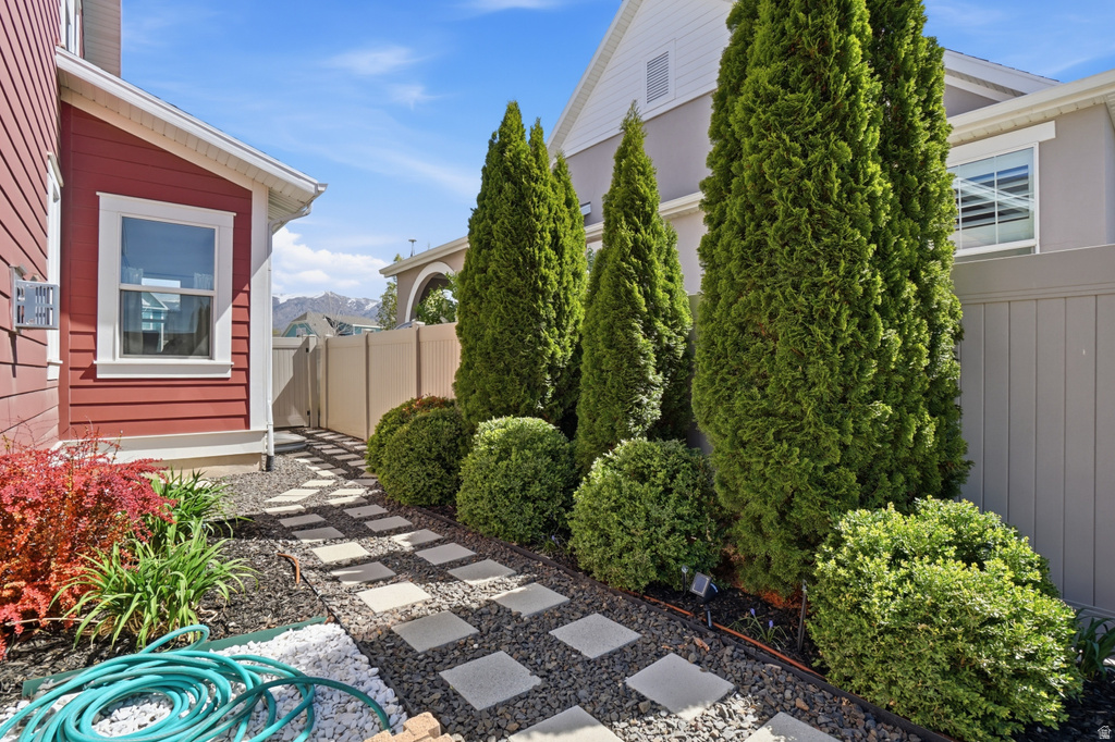 409 N HILL FARMS LN Kaysville, UT 84037