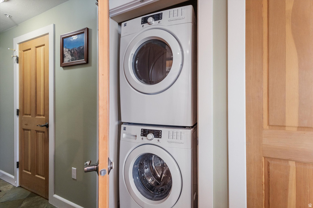 6749 N 2200 W #B-302 Park City, UT 84098