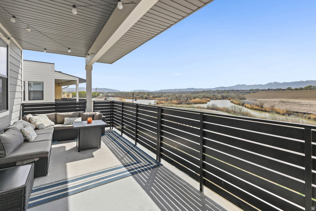 8342 S SKY MIRROR LN #303 Midvale, UT 84047