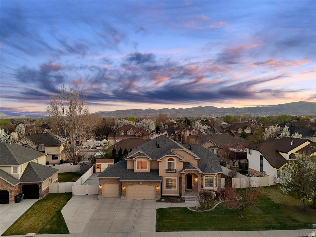 2943 W CURRENT CREEK DR South Jordan, UT 84095