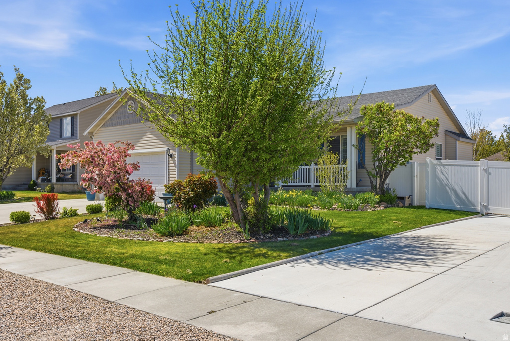 5675 N LANYARD LN Stansbury Park, UT 84074