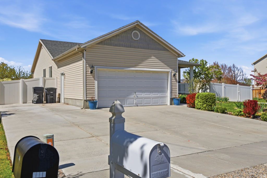 5675 N LANYARD LN Stansbury Park, UT 84074