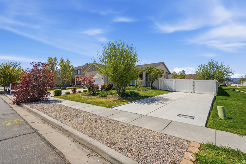 5675 N LANYARD LN Stansbury Park, UT 84074