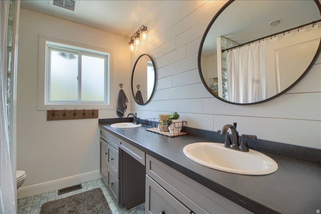 4 CHERRYWOODS LN Sandy, UT 84092