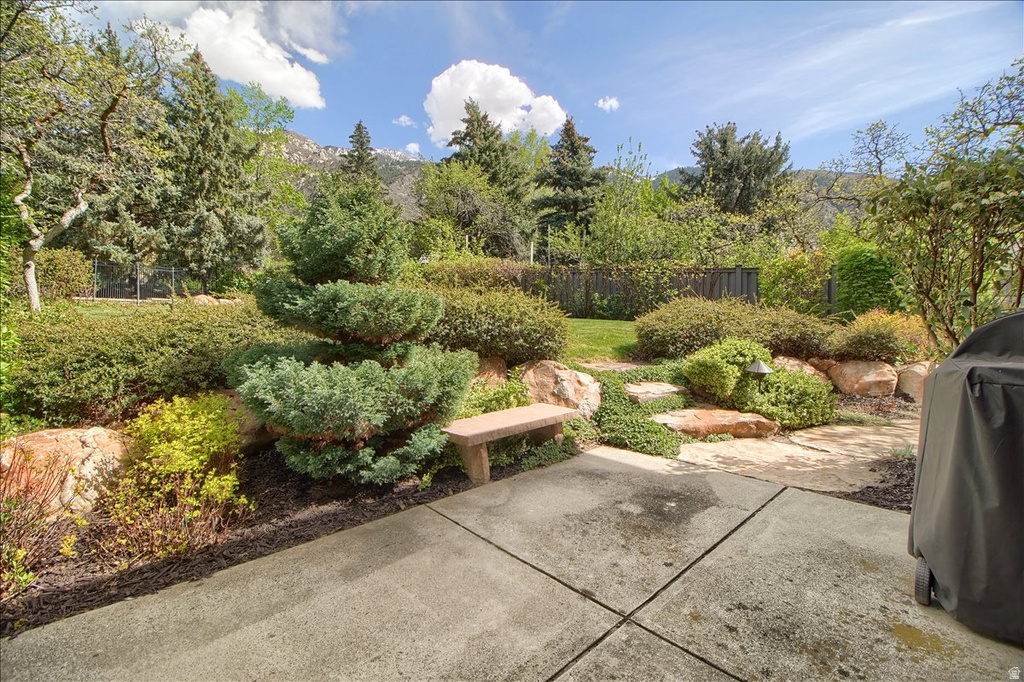 4 CHERRYWOODS LN Sandy, UT 84092