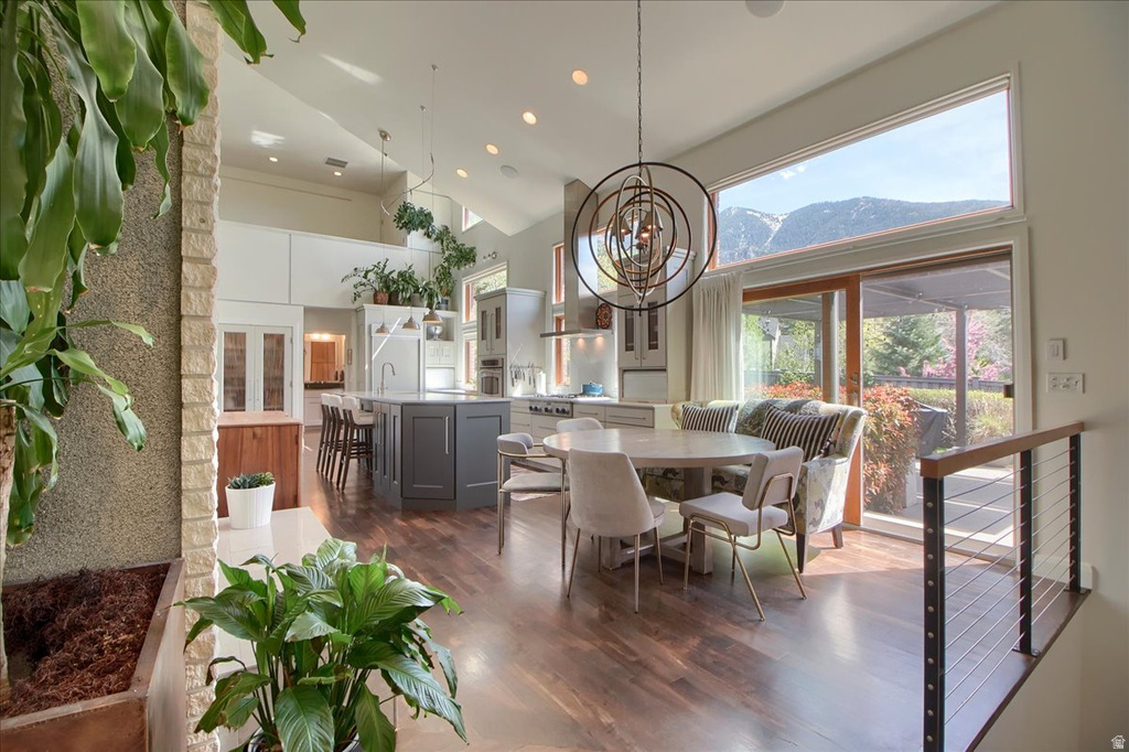 4 CHERRYWOODS LN Sandy, UT 84092