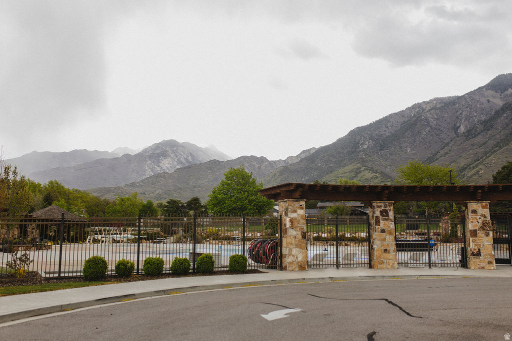 4 CHERRYWOODS LN Sandy, UT 84092