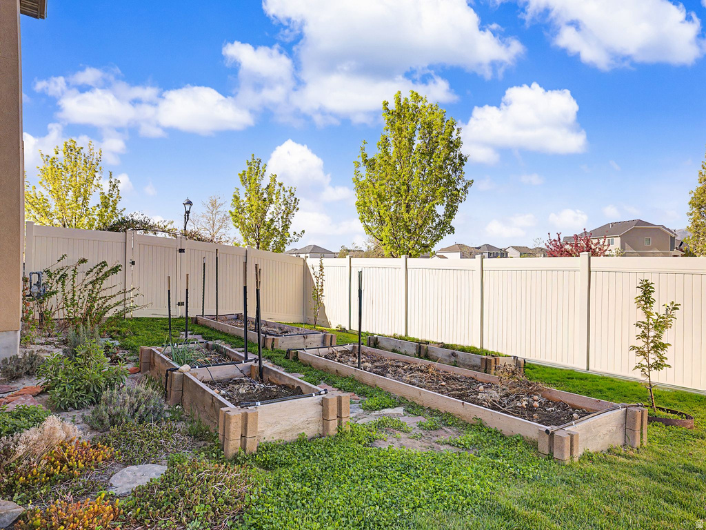 35 E WATER LN Vineyard, UT 84059