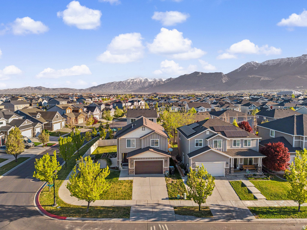 35 E WATER LN Vineyard, UT 84059