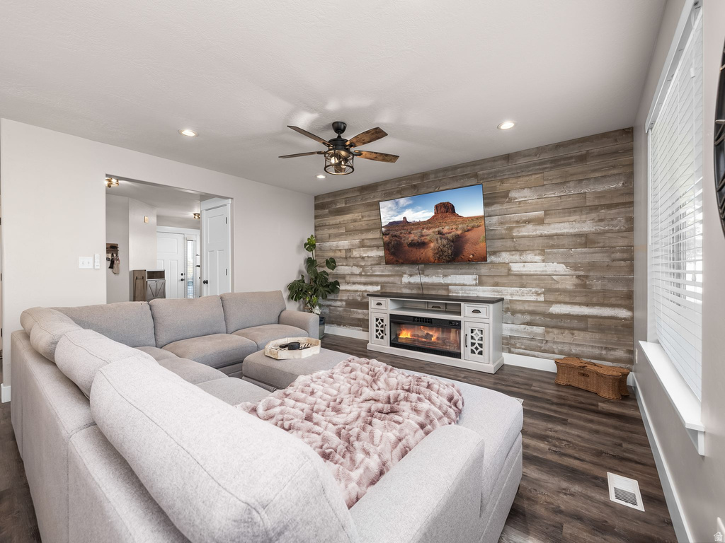 35 E WATER LN Vineyard, UT 84059