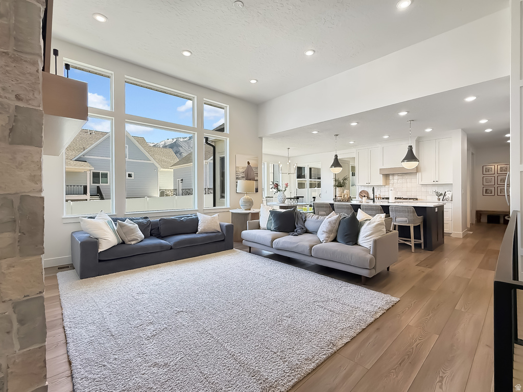 916 N ROCKY MOUNTAIN WAY Elk Ridge, UT 84651