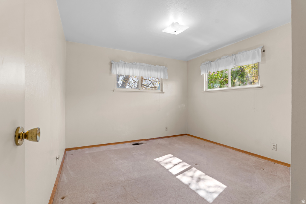 5170 S CHARLOTTE AVE Kearns, UT 84118