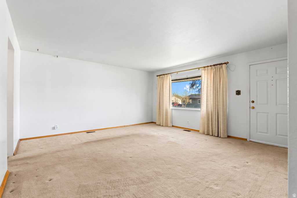 5170 S CHARLOTTE AVE Kearns, UT 84118