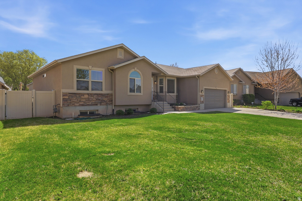 241 S RIVER BEND CT Lehi, UT 84043