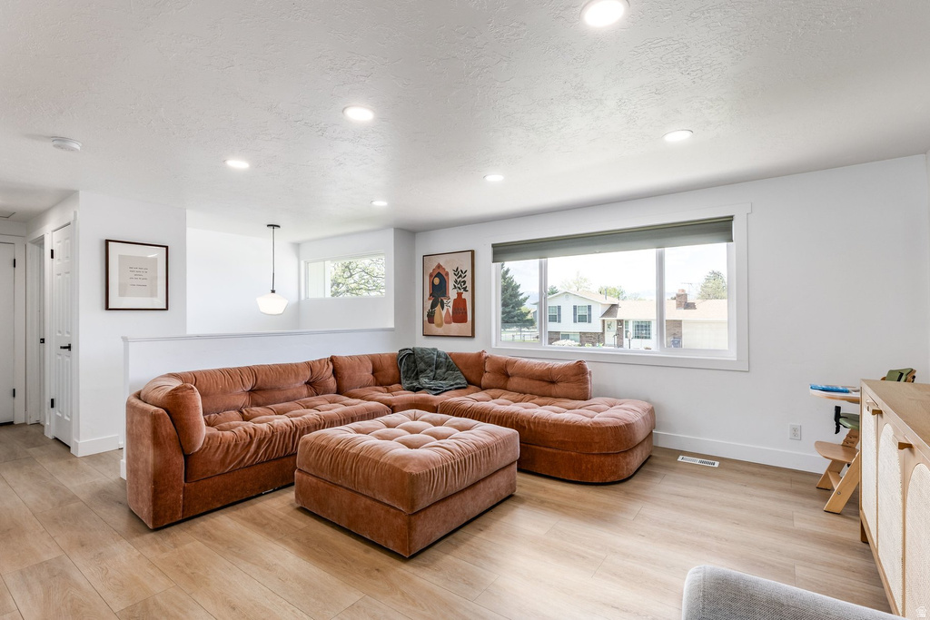 10251 S 535 E Sandy, UT 84070