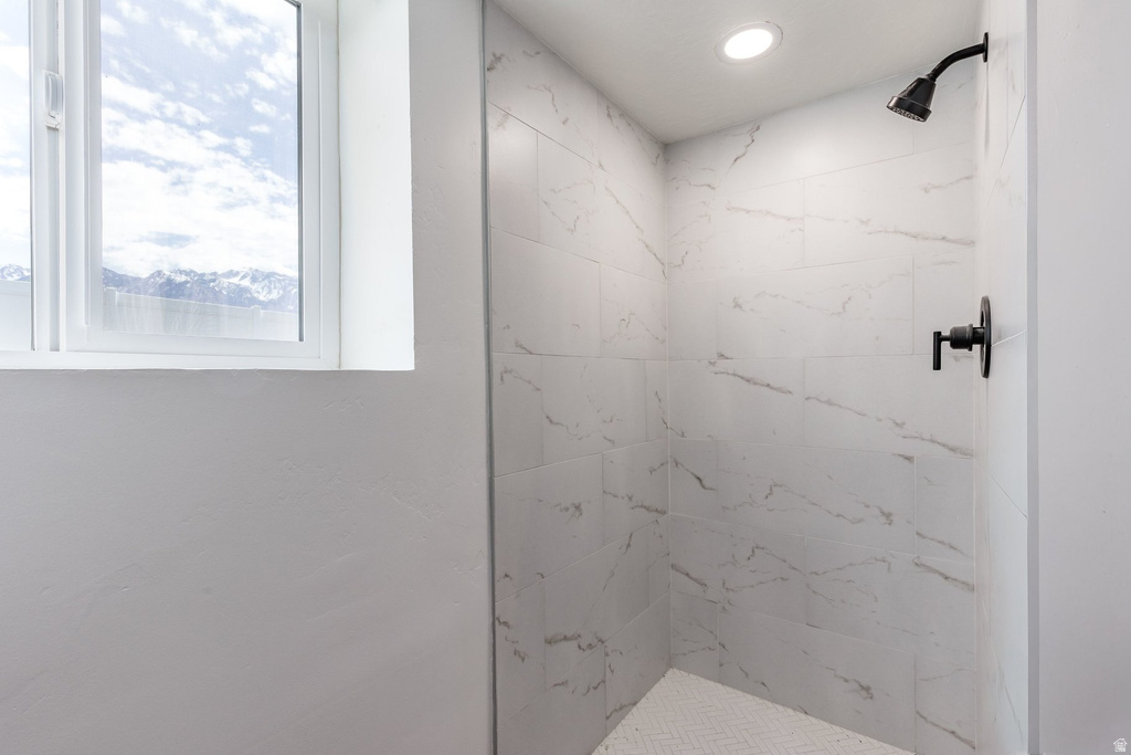 10251 S 535 E Sandy, UT 84070