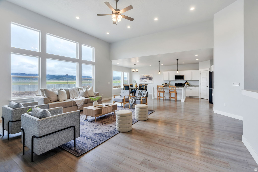 4867 N CANAAN PEAK DR Eagle Mountain, UT 84005