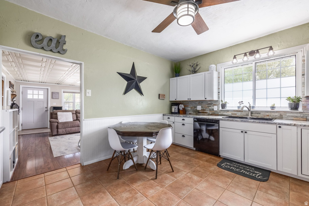 2770 S BUCCANEER DR Magna, UT 84044