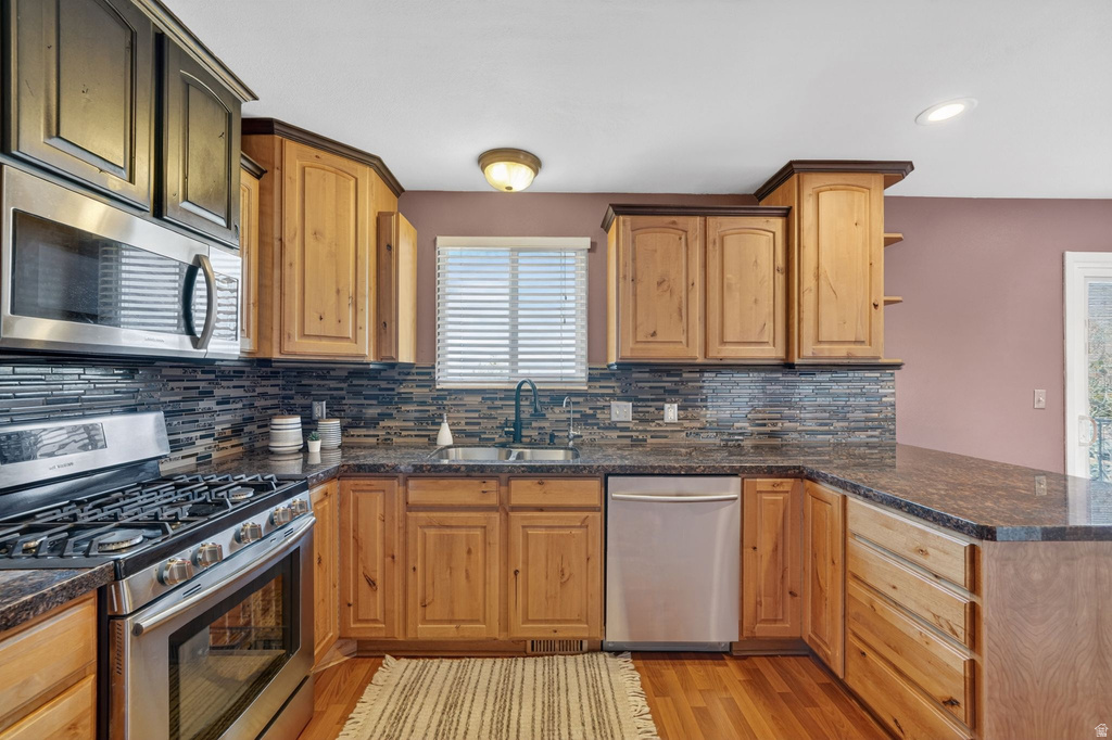 5572 W JEREMIAH DR Kearns, UT 84118