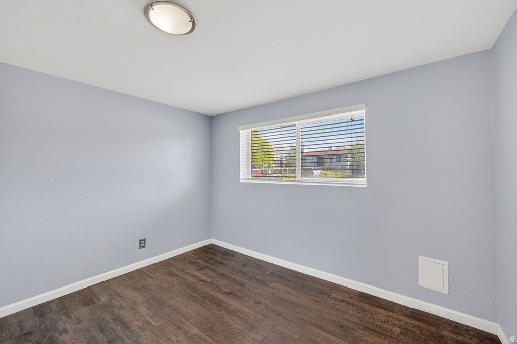 5572 W JEREMIAH DR Kearns, UT 84118