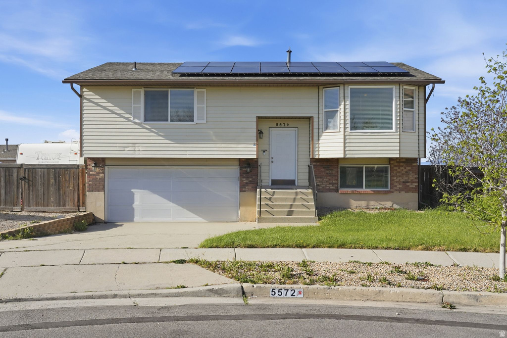 5572 W JEREMIAH DR Kearns, UT 84118