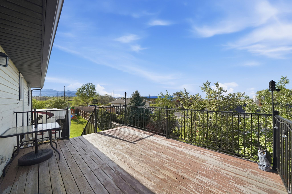 5572 W JEREMIAH DR Kearns, UT 84118