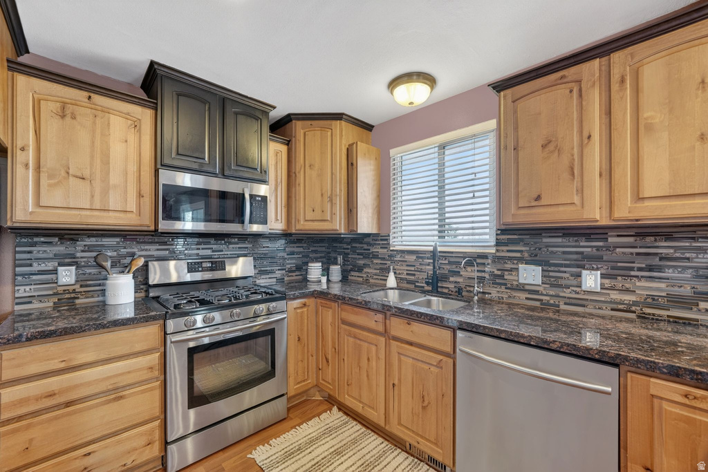 5572 W JEREMIAH DR Kearns, UT 84118