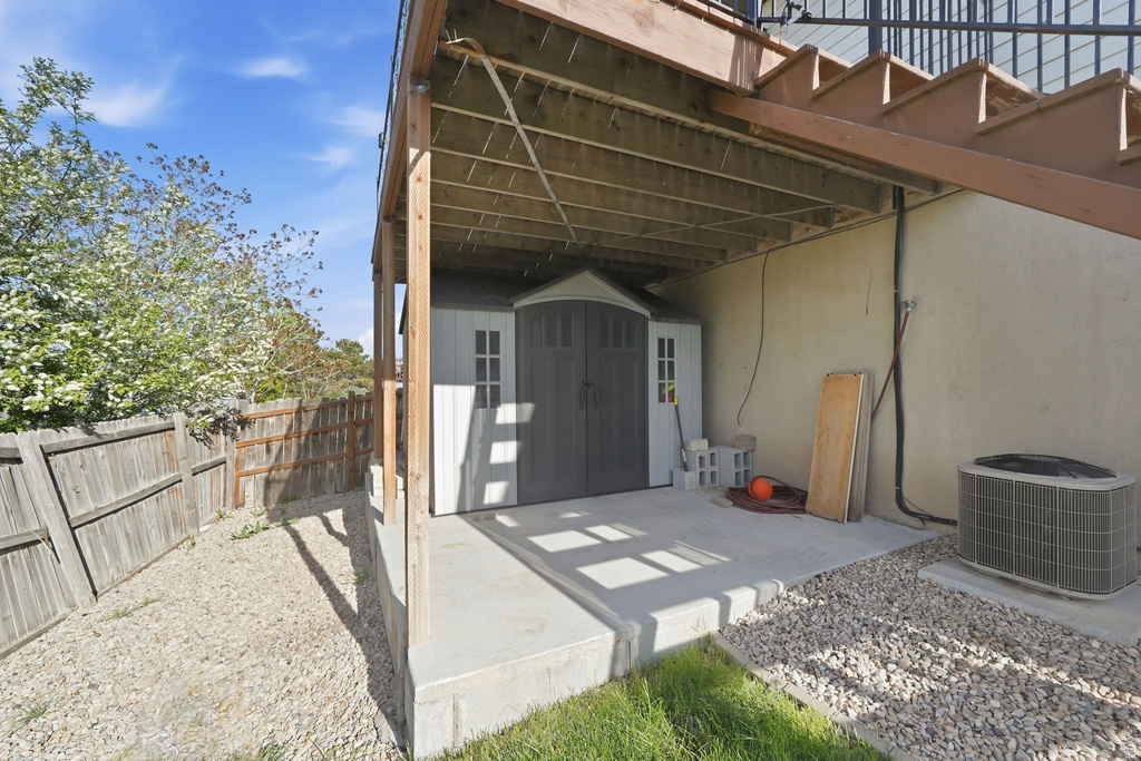 5572 W JEREMIAH DR Kearns, UT 84118