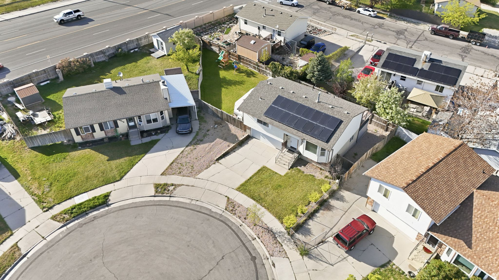 5572 W JEREMIAH DR Kearns, UT 84118