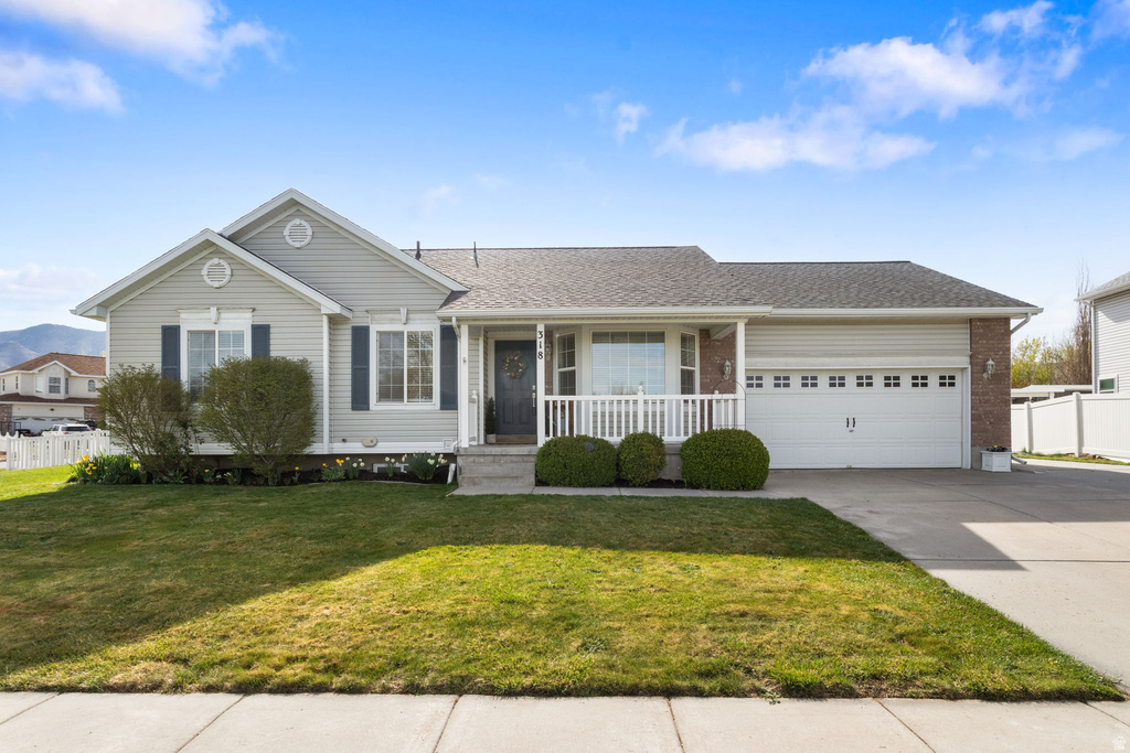 318 S SPYGLASS DR Stansbury Park, UT 84074