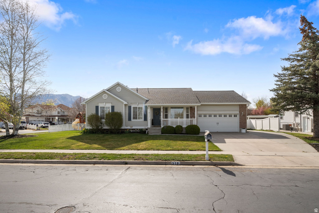 318 S SPYGLASS DR Stansbury Park, UT 84074