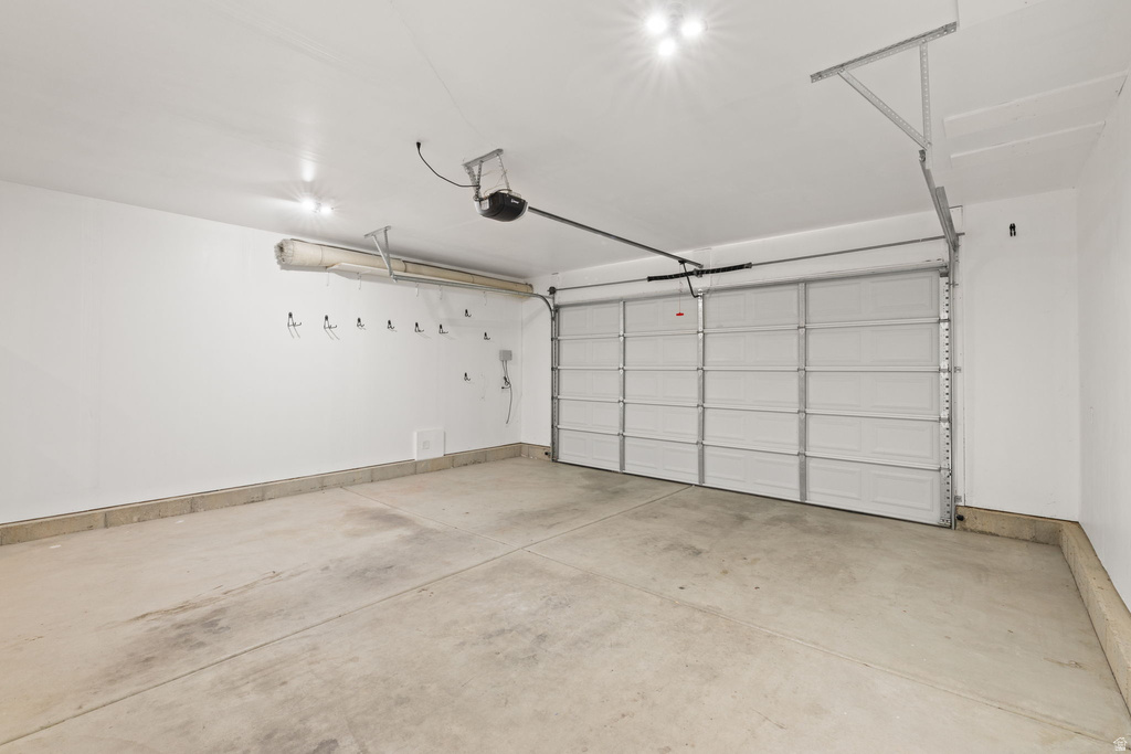 3504 S LAUREL LN Syracuse, UT 84075