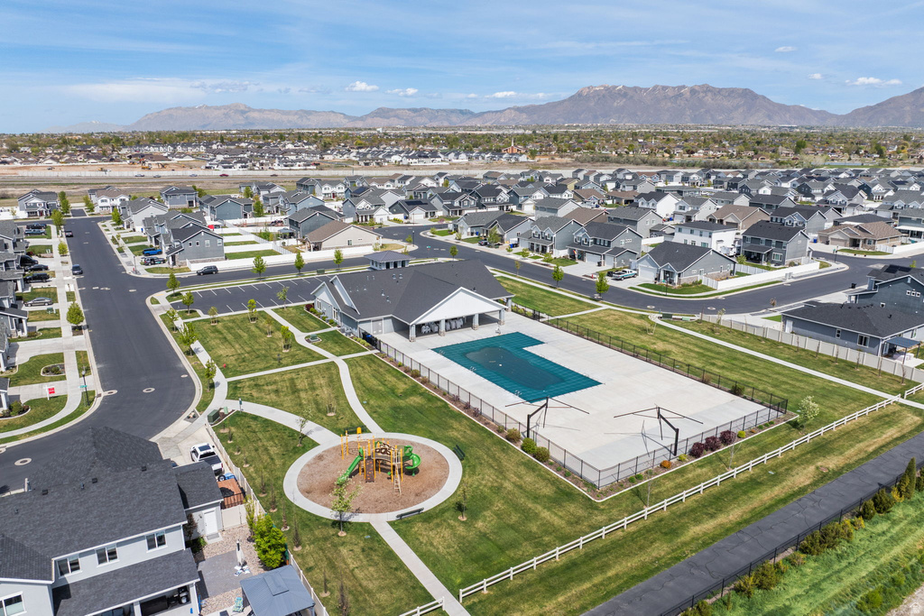 3504 S LAUREL LN Syracuse, UT 84075