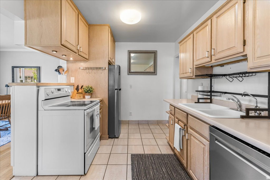 1733 E HARRISON AVE Salt Lake City, UT 84108