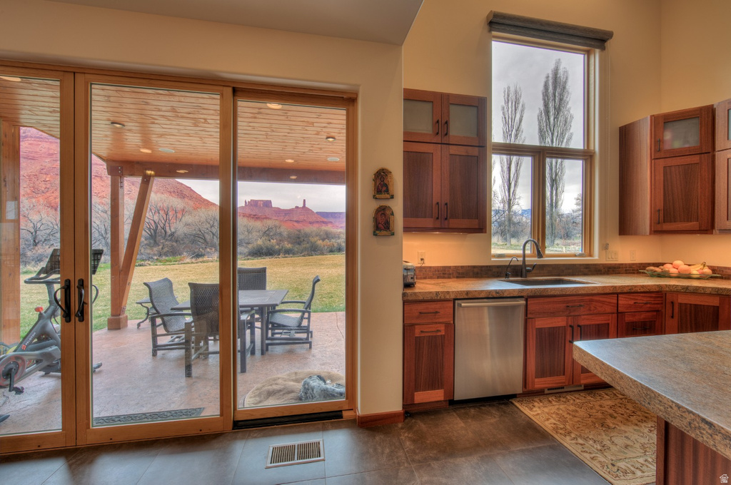 425 AMBER LN Castle Valley, UT 84532