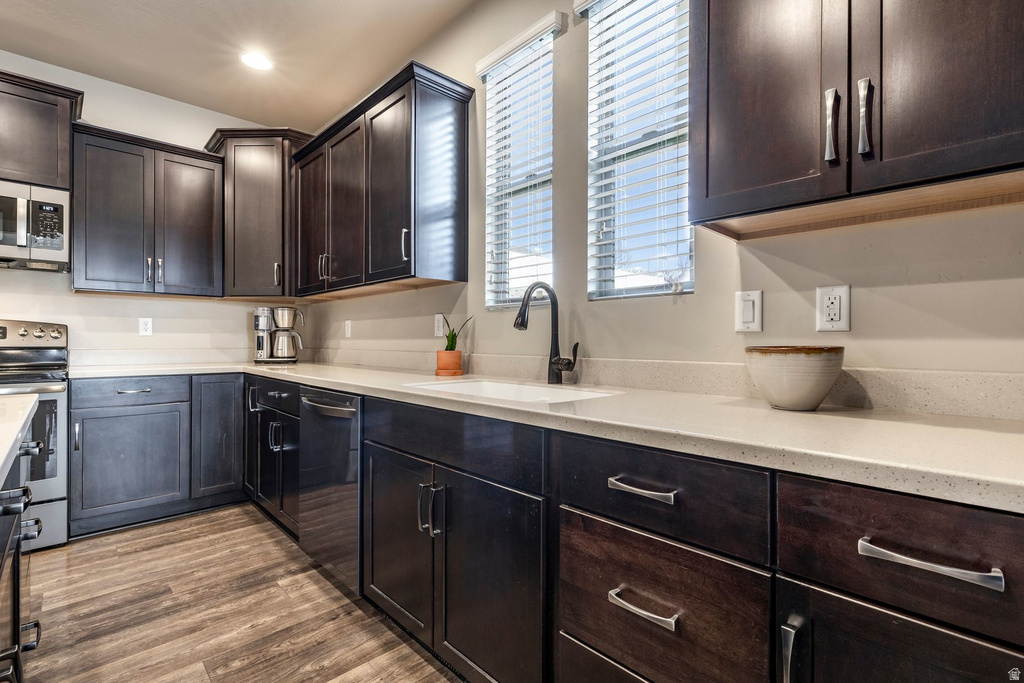 1977 E REDSHOULDER DR Layton, UT 84040