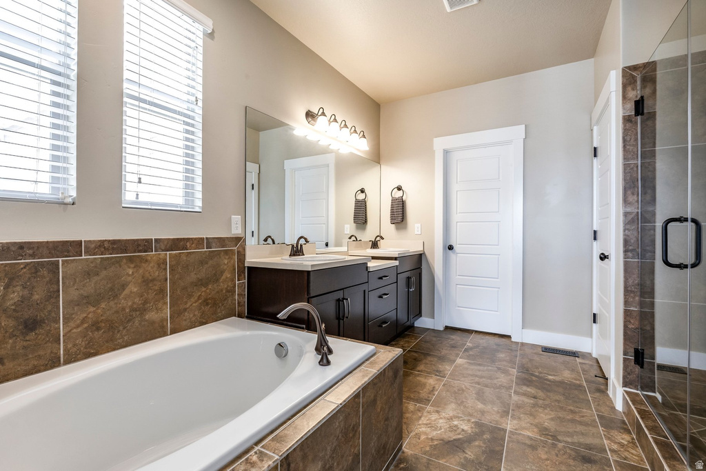 1977 E REDSHOULDER DR Layton, UT 84040