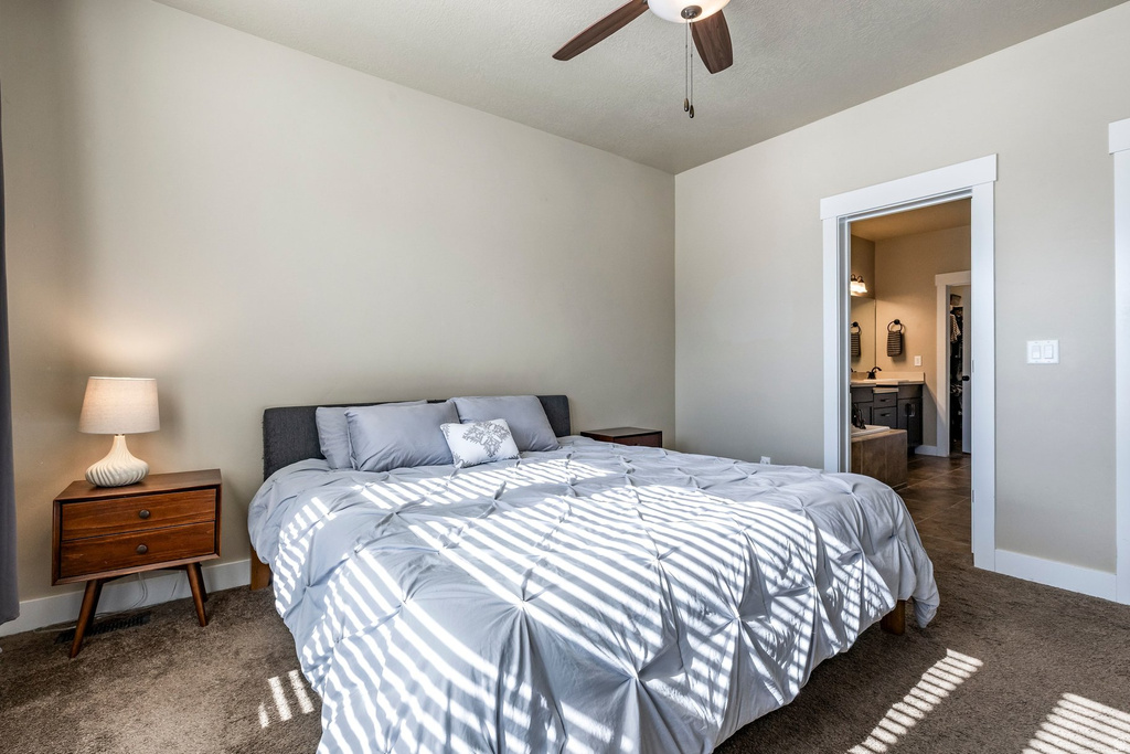 1977 E REDSHOULDER DR Layton, UT 84040