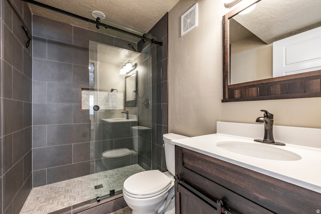 1977 E REDSHOULDER DR Layton, UT 84040