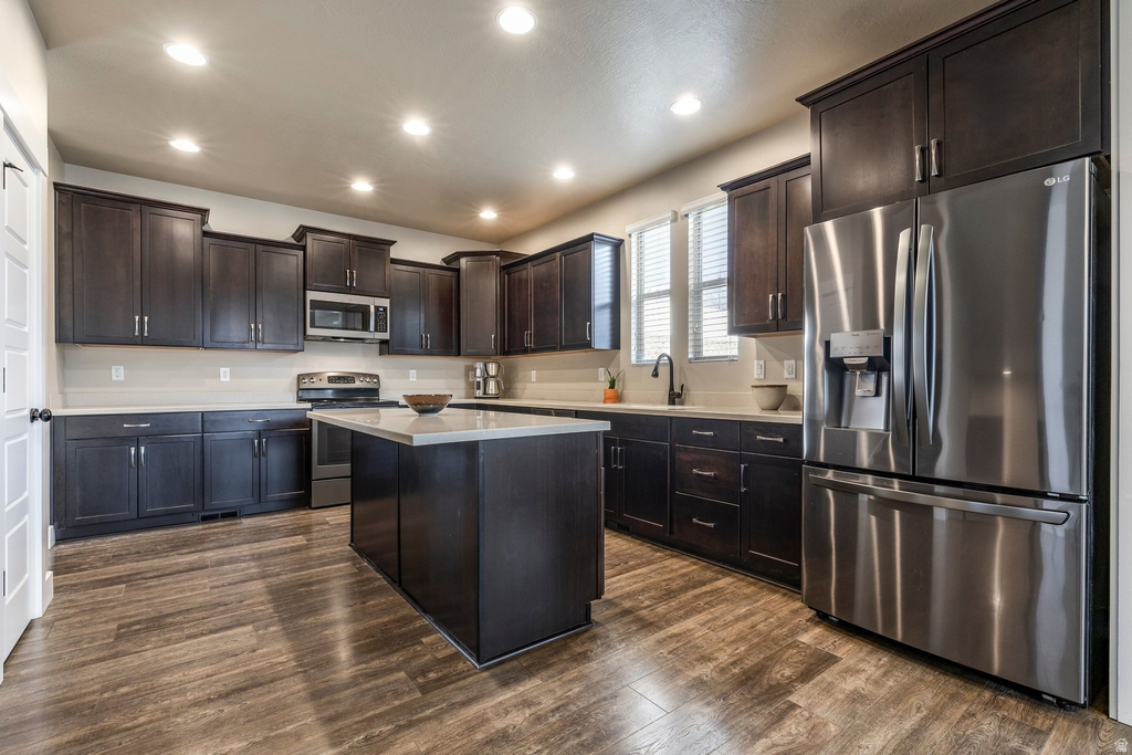 1977 E REDSHOULDER DR Layton, UT 84040