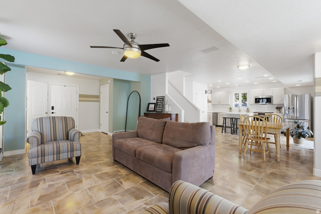 45 N MONTROSE LN Saratoga Springs, UT 84043