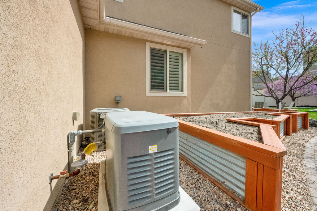 313 W BIRCH DR Saratoga Springs, UT 84045