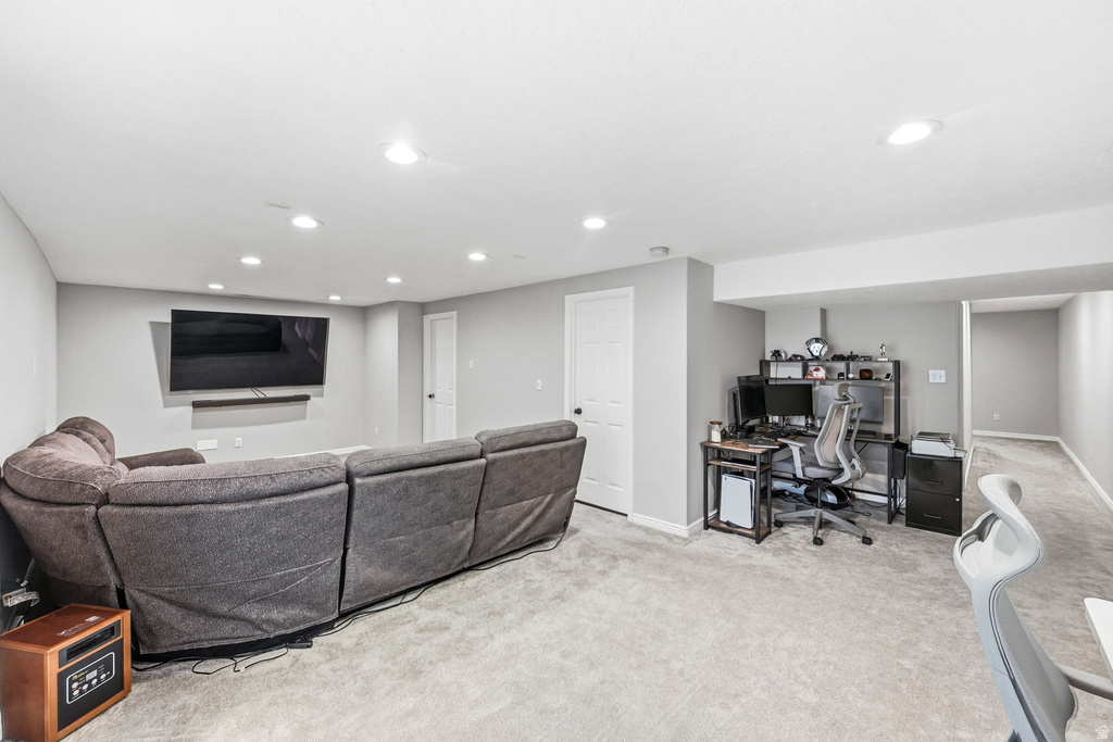 7141 W COTTAGE DR West Jordan, UT 84081